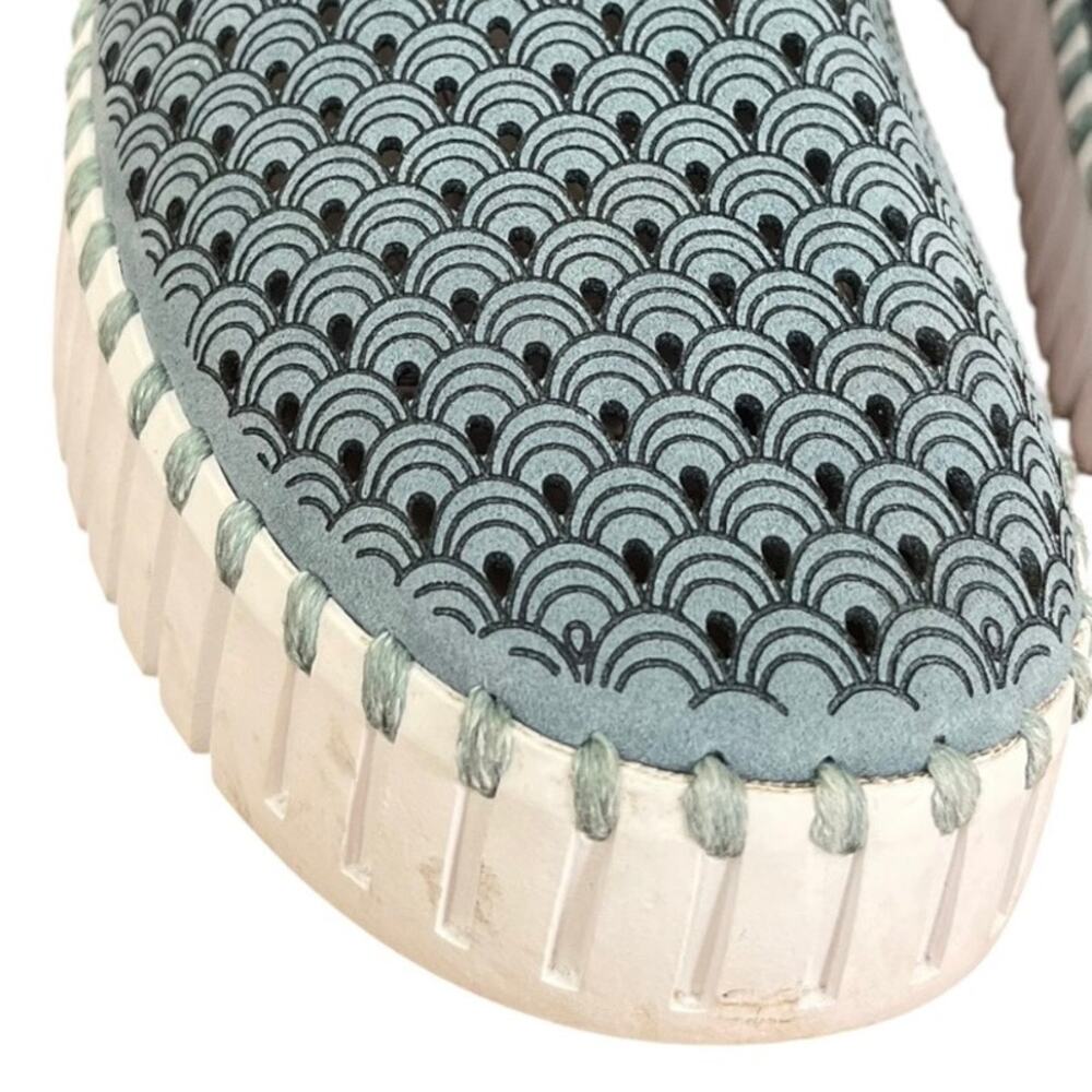 Isle Jacobsen Hornbak Tulip Perforated Slip On Shoes Dusty Blue US 9.5/ EU 40 - Picture 3 of 8